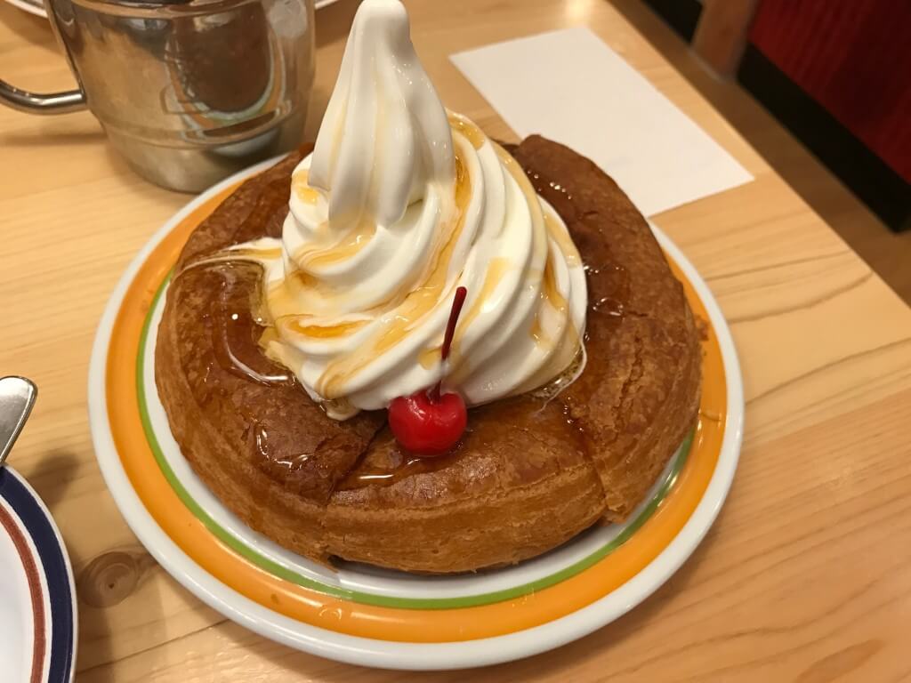 コメダ珈琲店のシロノワール(シロップかけたVer.)